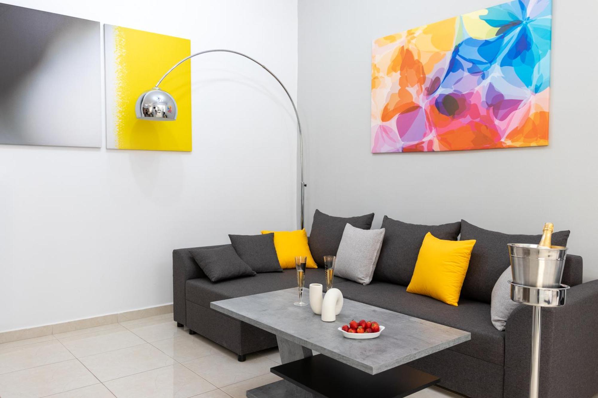 H4 Art Sparta Apartment Esterno foto